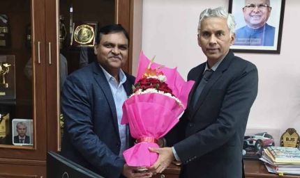 भोपाल दुग्ध संघ की भौतिक एवं वित्तीय प्रगति की समीक्षा की, ‘दूध का दूध, पानी का पानी अभियान’ पर प्रसन्नता व्यक्त की
