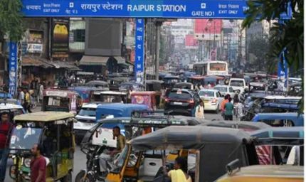 स्टेशन परिसर में ऑटो चालकों की मनमानी: 3 किमी दूरी का 80–100 रुपए किराया