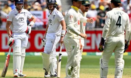 इंग्लैंड 164 पर सिमटी, ऑस्ट्रेलिया के सामने एशेज जीत के लिए आसान लक्ष्य