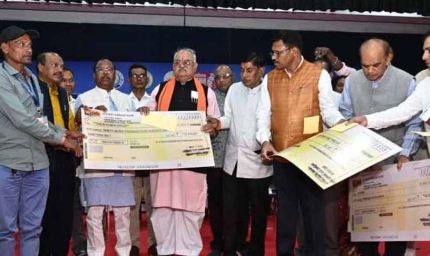 मत्स्य किसानों को आर्थिक समृद्धि हेतु नवीन तकनीक एवं कौशल विकास को अपनाने की जरूरत: मंत्री रामविचार नेताम