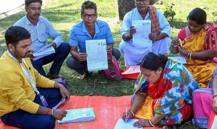 37 साल से लापता बेटा SIR ने ढूंढ़ निकाला! जानिए बंगाल में कैसे हुआ चमत्कार