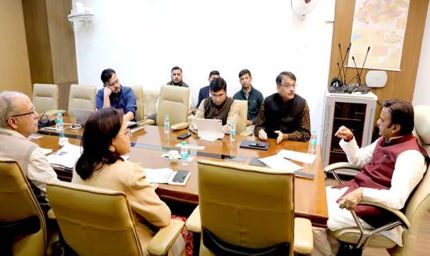 सीएम केयर योजना के शीघ्र क्रियान्वयन के लिए औपचारिकताएँ प्राथमिकता से करें पूर्ण : उप मुख्यमंत्री शुक्ल