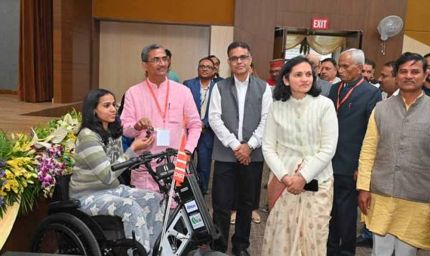 38 दिव्यांगजन को सक्षम के मंच से मिली मोटराइज्ड व्हील चेयर