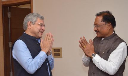 रायपुर : मुख्यमंत्री  विष्णुदेव साय ने केंद्रीय रेल मंत्री  अश्विनी वैष्णव से की सौजन्य मुलाकात