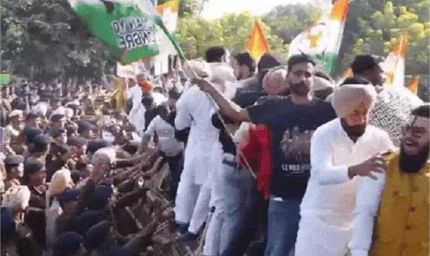 मोहाली यूथ कांग्रेस के कार्यकर्ताओं द्वारा आज चंडीगढ़ स्थित गवर्नर हाउस की ओर कूच किया जा रहा