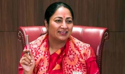 दिल्ली में बड़ा ऐलान: झुग्गी में रहने वाले हर परिवार को मिलेगा पक्का मकान — सीएम रेखा गुप्ता की घोषणा