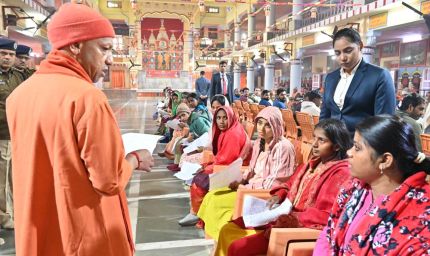 बिना चिंता कराएं इलाज, सरकार करेगी भरपूर आर्थिक मदद : मुख्यमंत्री योगी आदित्यनाथ
