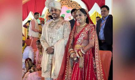 सामूहिक विवाह सम्मेलन में अनोखी मिसाल: फूलों से सजे मंच पर सीएम के बेटे ने रचाई शादी