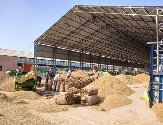 धान खरीदी में सुगमता हेतु ‘तुहर टोकन मोबाइल एप’ प्रारंभ — किसानों को मिलेगी घर बैठे टोकन सुविधा, समितियों में लंबी कतारों से मिलेगी मुक्ति