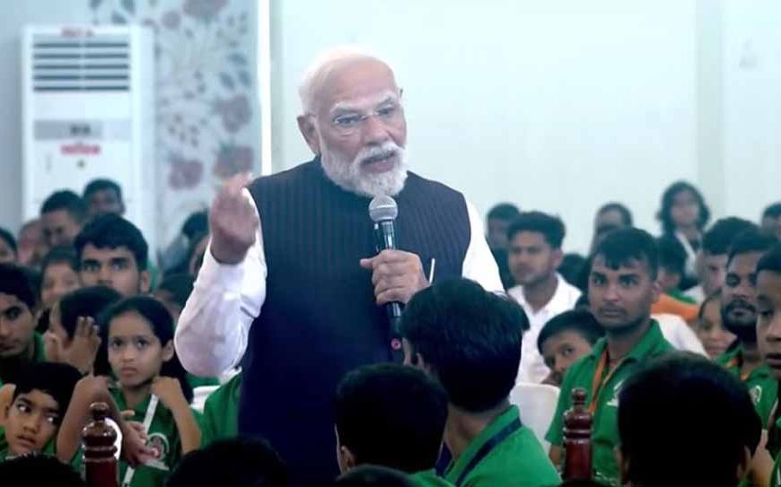 सत्य साईं संजीवनी हॉस्पिटल में पीएम मोदी का आगमन, 2,500 बच्चों से करी दिल की बात