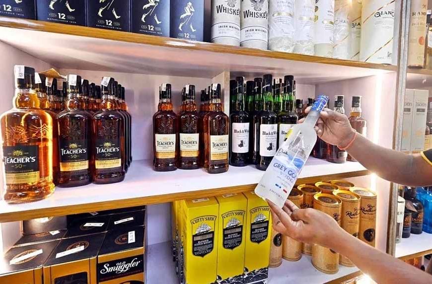 अब स्मार्ट होंगी शराब की दुकानें: हाईटेक सिस्टम से बिकेगी हर बोतल, सरकार ने तय की नई नीति की तारीख