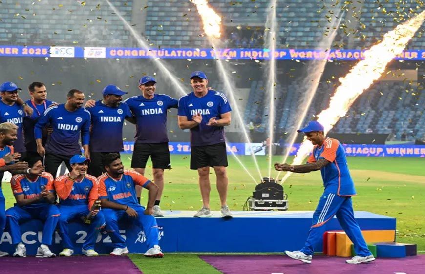 Asia Cup 2025 Trophy: दो दिन में भारत को ट्रॉफी न मिली तो BCCI करेगा मोहसिन नकवी पर एक्शन, ICC बैठक में मामला उठ सकता है