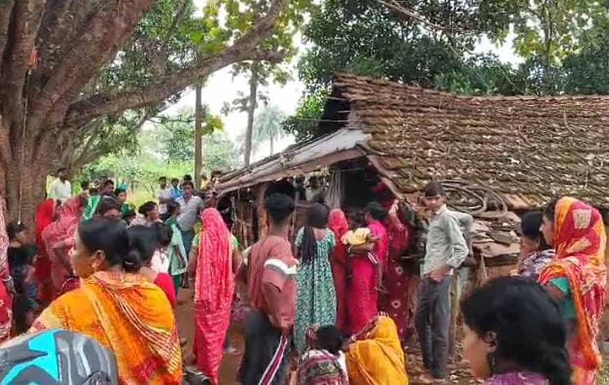 दुमका में खौफनाक वारदात: सोते दुकानदार की बेरहमी से हत्या, इलाके में सनसनी