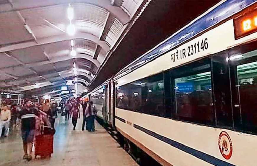 भोपाल-Delhi ट्रेनें रेंग रहीं पटरी पर! वंदे भारत को छोड़ बाकी एक्सप्रेस ट्रेनें घंटों लेट