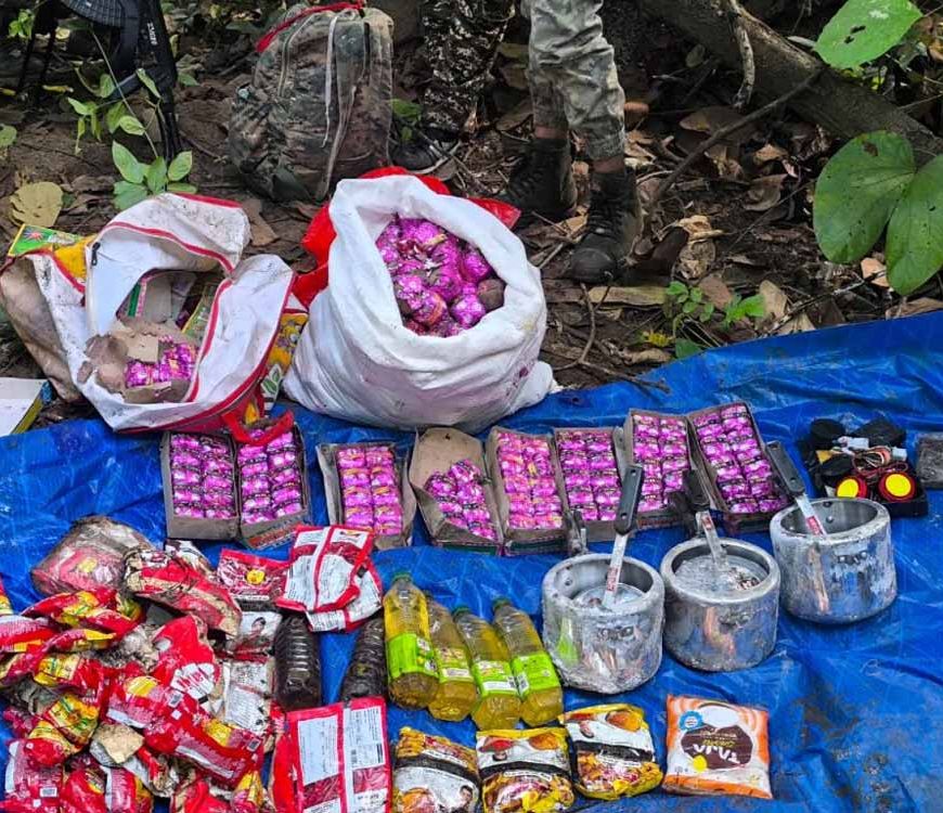 नक्सलियों को बड़ा झटका: पुलिस ने तीन जंगलों से भारी मात्रा में विस्फोटक बरामद किए