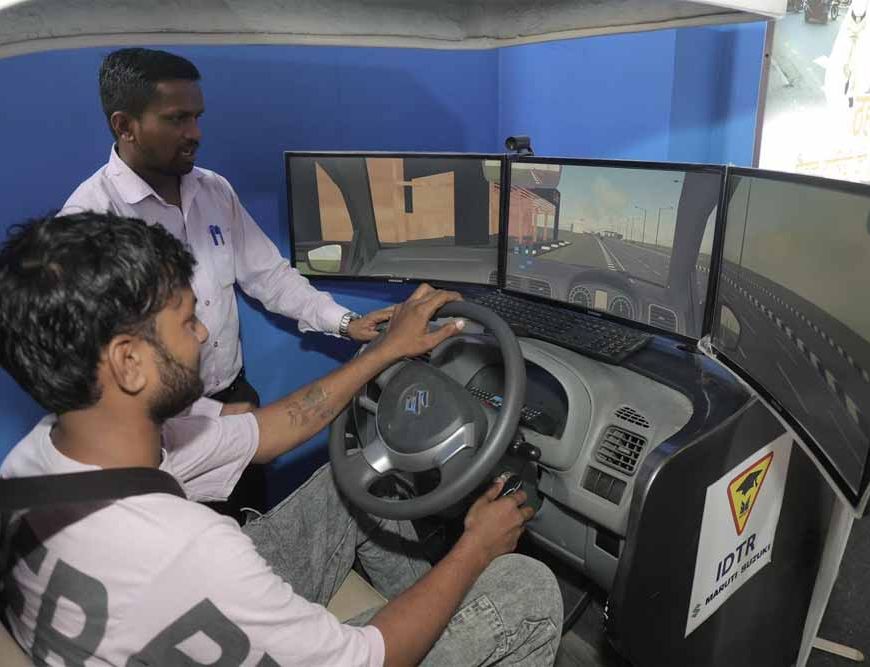 परिवहन विभाग दे रहा सुरक्षित वाहन संचालन और आधुनिक परिवहन सेवाओं की उपयोगी जानकारी