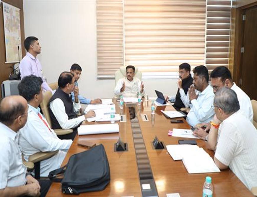 उप मुख्यमंत्री  शुक्ल ने चिकित्सा महाविद्यालयों के निर्माण कार्यों की समीक्षा की