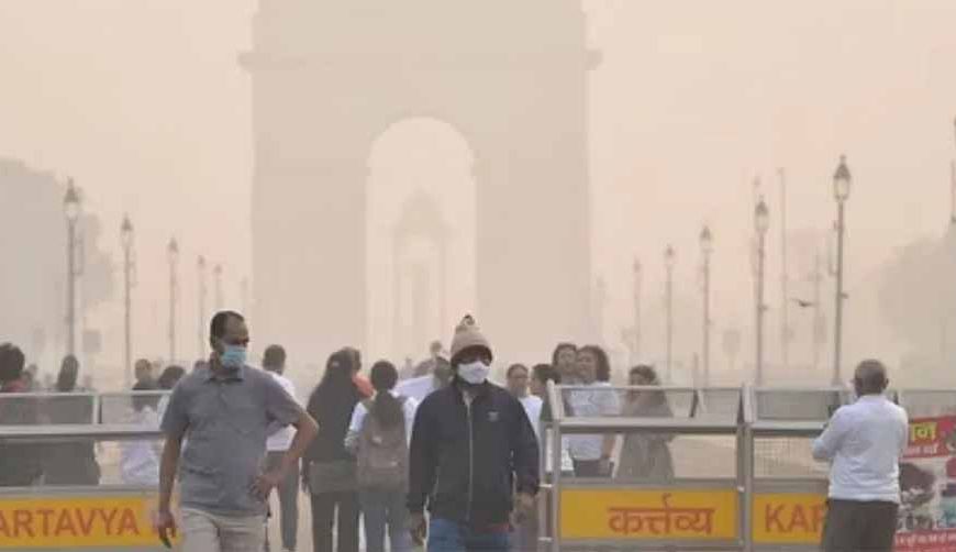 दिल्ली में सांस लेना हुआ मुश्किल! 19 इलाके रेड जोन में, हरियाणा-पंजाब में बारिश की चेतावनी