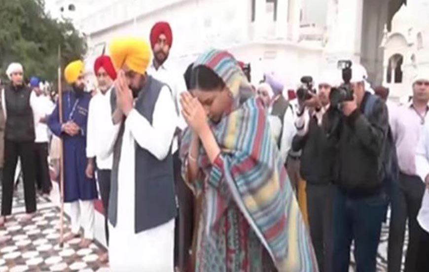 अमृतसर में दरबार साहिब पहुंचे पंजाब CM, राजा वडिंग के बयान पर दी नसीहत और जताई करतारपुर कॉरिडोर खोलने की मांग