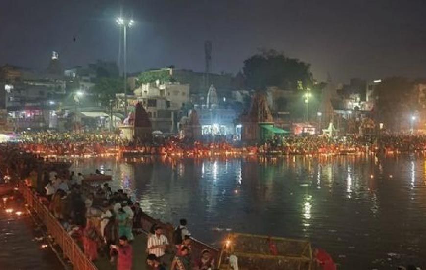 कार्तिक पूर्णिमा: अमरकंटक में श्रद्धालुओं की भारी भीड़, नर्मदा तट पर पूजन और पुण्य स्नान