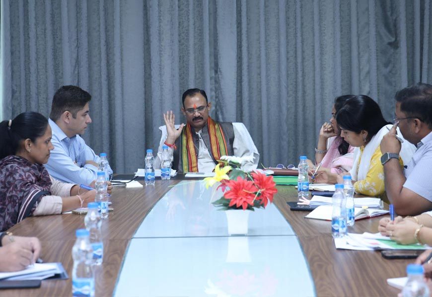रायपुर : स्वास्थ्य मंत्री  श्याम बिहारी जायसवाल ने की विभागीय योजनाओं की समीक्षा