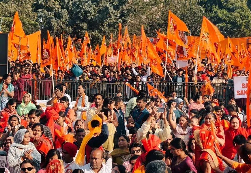 पंडित धीरेंद्र कृष्ण शास्त्री के नेतृत्व में 'सनातन हिंदू एकता पदयात्रा 2.0' की शुरुआत, दिल्ली से वृंदावन तक यात्रा