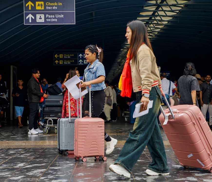 दिल्ली के बाद काठमांडू भी प्रभावित: नेपाल एयरपोर्ट पर तकनीकी खराबी से उड़ानें ठप