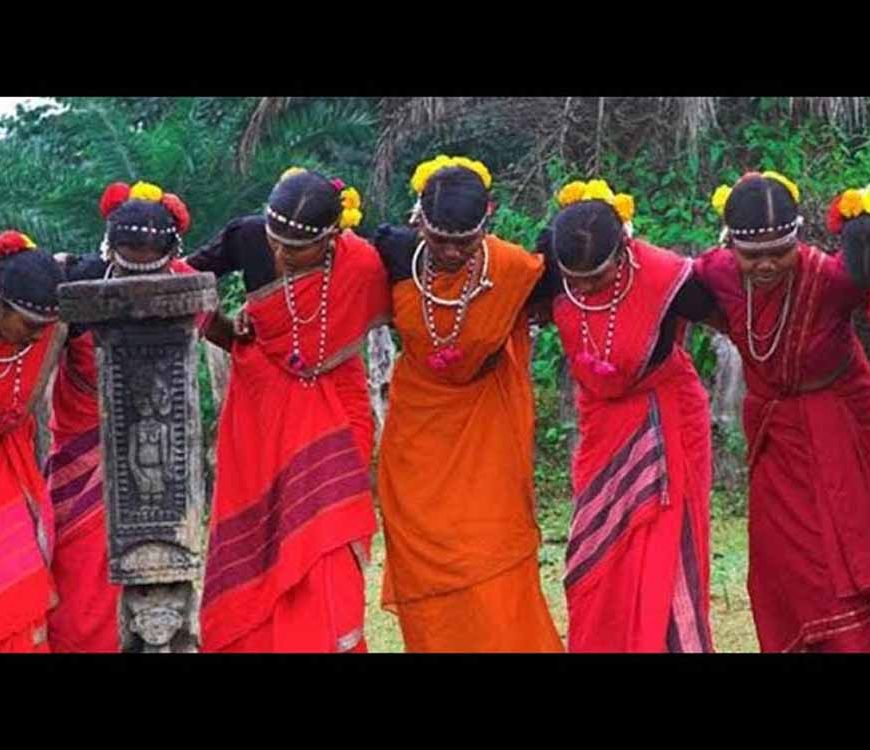 जनजातीय युवाओं को मिल रही भरपूर शैक्षणिक सुविधाएं