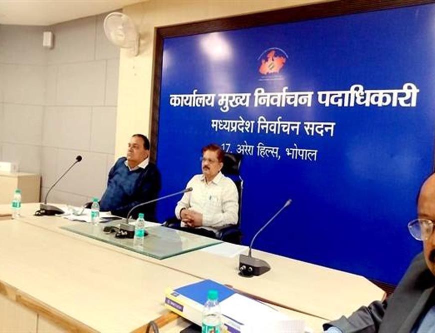एसआईआर का कार्य गंभीरता और प्राथमिकता के साथ करें