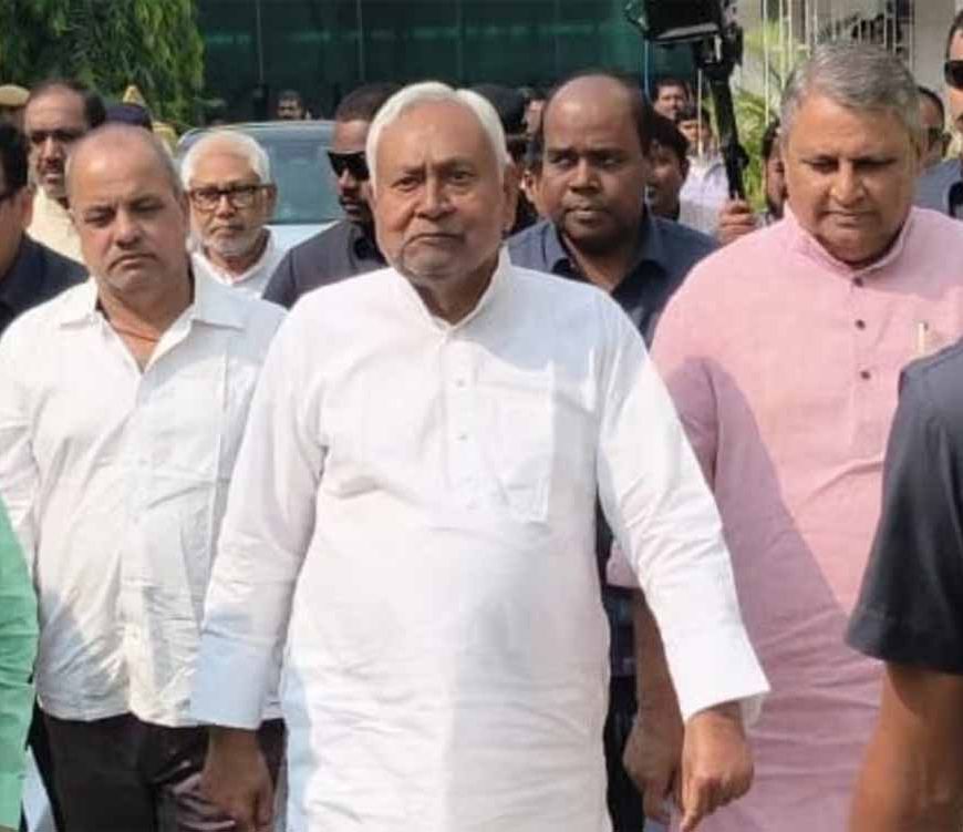 दूसरे चरण की वोटिंग के बीच अचानक नीतीश की ‘पॉलिटिकल मीटिंग’, ललन सिंह से मुलाकात ने बढ़ाई सियासी गर्मी