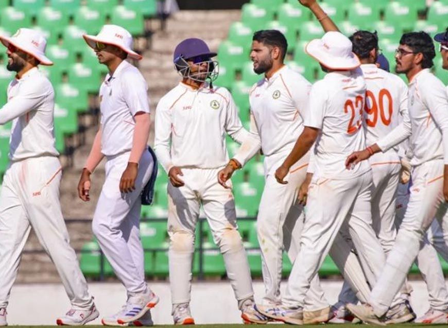 रणजी ट्रॉफी में जम्मू-कश्मीर का इतिहास रचाया, 65 साल में पहली बार दिल्ली को हराया