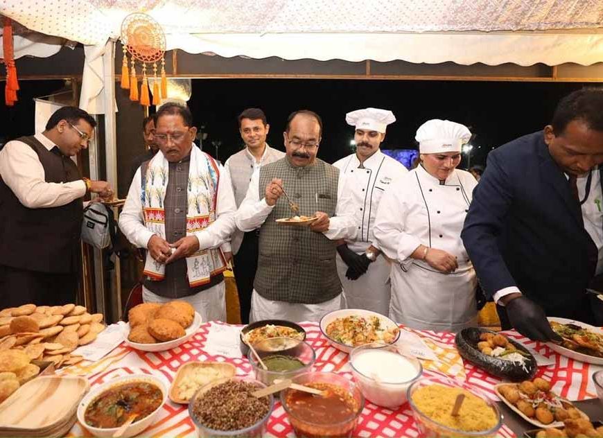 छत्तीसगढ़िया स्वाद से महक उठा केवड़िया:एकता नगर में छत्तीसगढ़ के पर्यटन एवं संस्कृति की गूंज