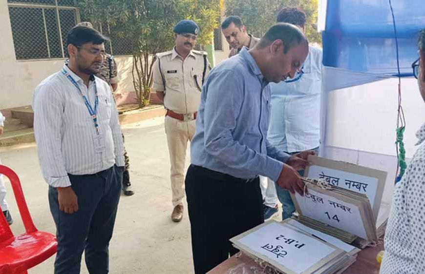 समस्तीपुर डीएम ने स्ट्रांग रूम का निरीक्षण किया, मतगणना से पहले सुरक्षा व्यवस्था की समीक्षा