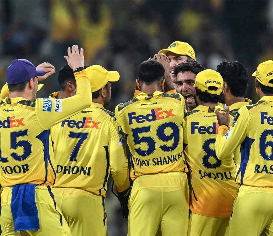 CSK के पास ऑक्शन में होंगे 30 करोड़! कई दिग्गज खिलाड़ियों पर चल सकती है गाज