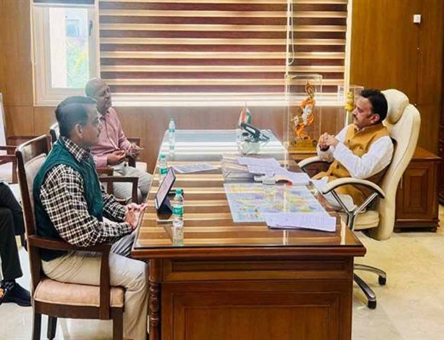 शासकीय चिकित्सा महाविद्यालयों के शिक्षकों के भत्तों को और अधिक आकर्षक बनाने के लिए प्रस्ताव करें तैयार: उप मुख्यमंत्री शुक्ल