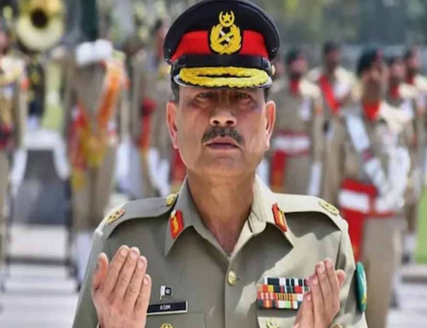 पाकिस्तान में असीम मुनीर का दबदबा बढ़ा; सुप्रीम कोर्ट से कटे अधिकार, विपक्ष आक्रामक