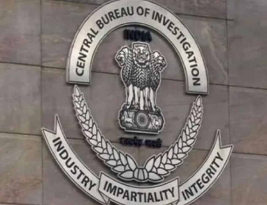MCD में करप्शन पर CBI का बड़ा प्रहार! जूनियर इंजीनियर 10 लाख की रिश्वत लेते रंगे हाथों गिरफ्तार