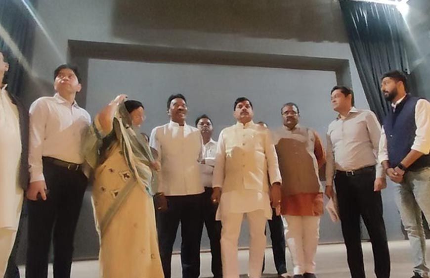 मुख्यमंत्री मोहन यादव ने एमजी रोड थाने का दौरा किया, अपराधों की ली जानकारी, गोपाल मंदिर भी पहुंचे
