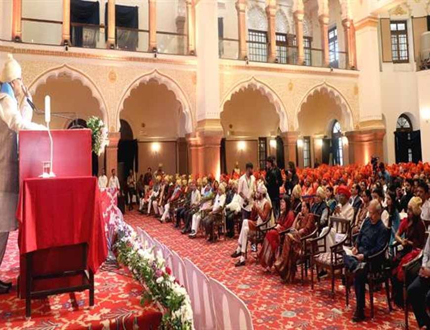 कर्म और परिश्रम से जो मिलता उसी में सच्चा आनंद : राज्यपाल पटेल