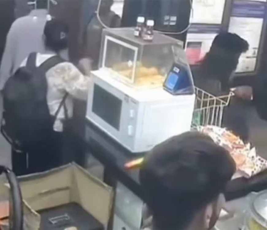 लाल किले के पास धमाका! मेट्रो स्टेशन की CCTV फुटेज में दिखी दहशत