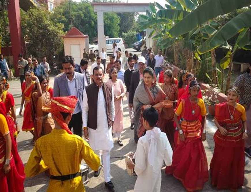 गौरव और आत्मसम्मान के प्रतीक हैं भगवान बिरसा मुंडा : राज्यमंत्री श्रीमती कृष्णा गौर