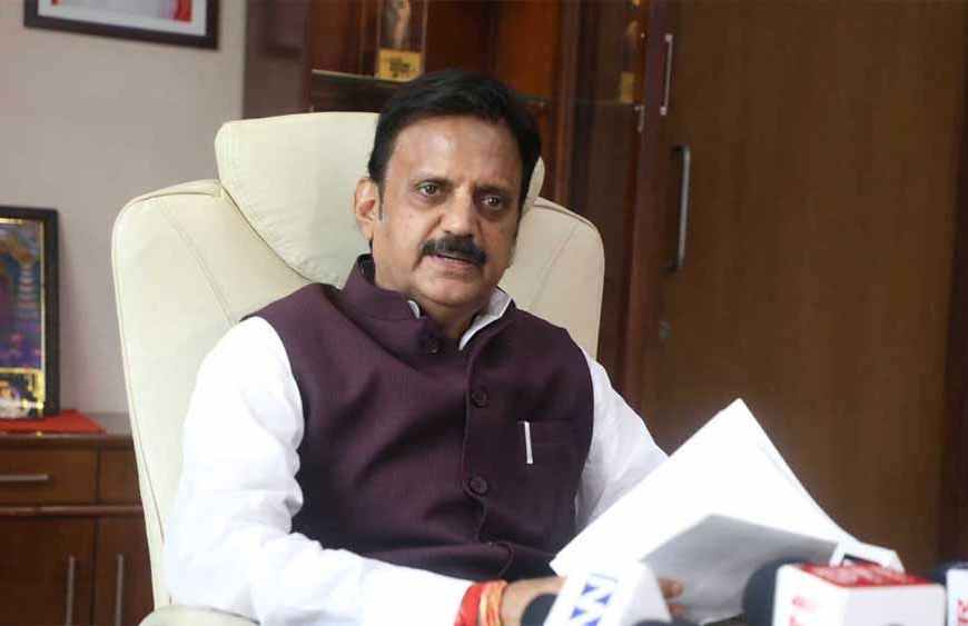 देश के सम्मान के लिए आदिवासी समाज सबसे आगे रहा : उप मुख्यमंत्री शुक्ल
