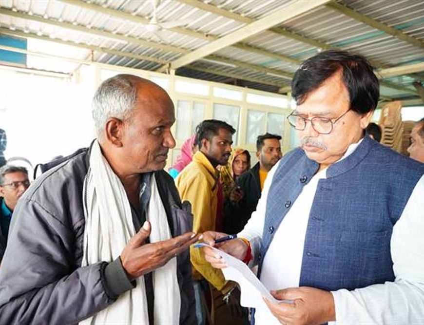 ऊर्जा मंत्री तोमर ने जनसुनवाई में किया समस्याओं का निराकरण