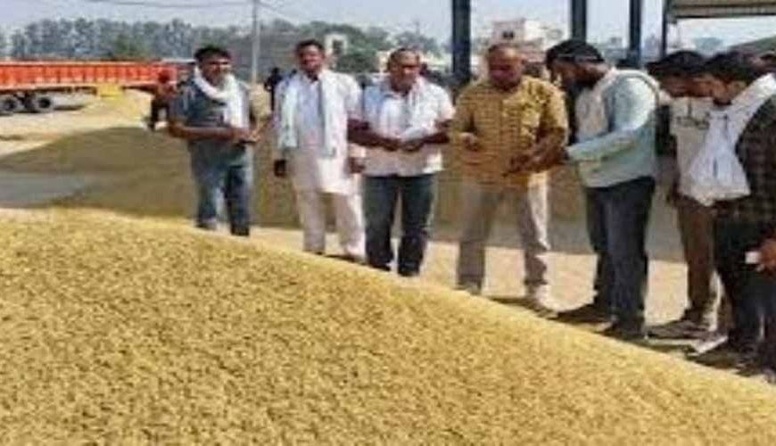 यूपी में धान खरीद को निरंतर मिल रहा किसानों का साथ