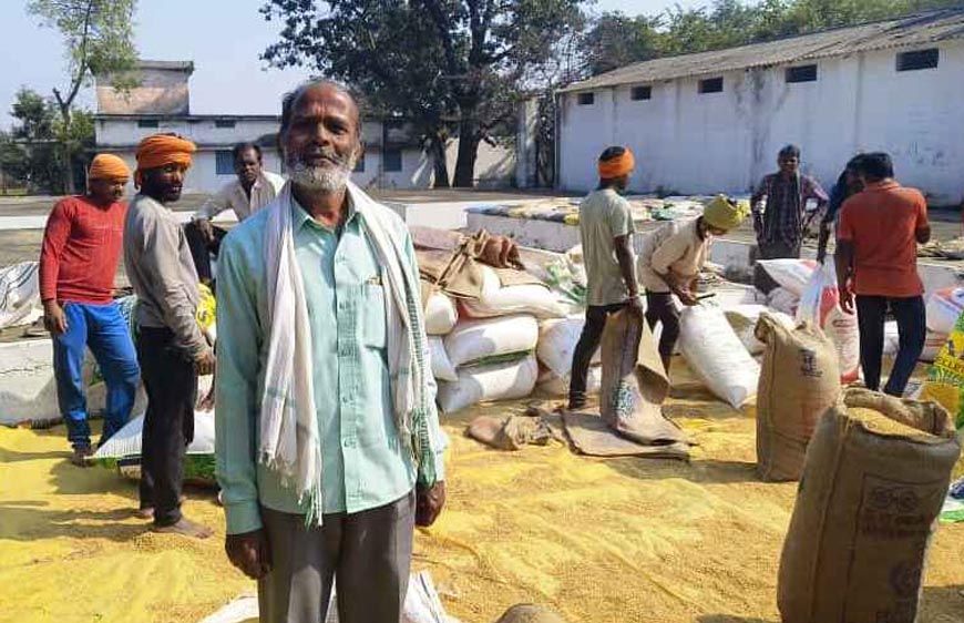 रायपुर : 3100 रुपये प्रति क्विंटल के समर्थन मूल्य पर धान खरीदी ने लौटाई किसानों की मुस्कान
