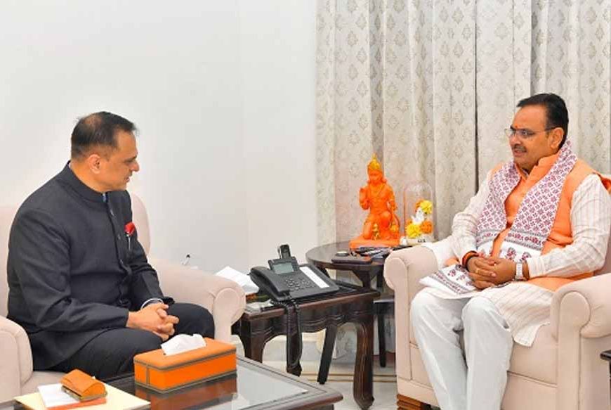 नवनियुक्त मुख्य सचिव वी. श्रीनिवास ने मुख्यमंत्री भजनलाल शर्मा से मुख्यमंत्री निवास पर मुलाकात की