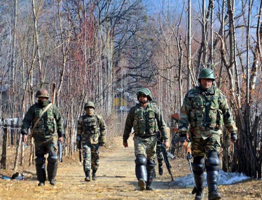 उरी सेक्टर में LoC के पास आतंकी ढेर, सेना ने आतंकियों को घेरा; एनकाउंटर जारी