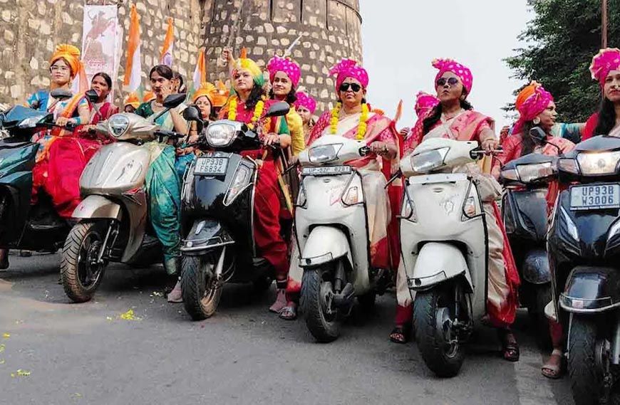 झांसी में 600 महिलाओं ने रानी लक्ष्मीबाई के रूप में बाइक रैली निकाली, वीरांगना रैली ने जीता दिल