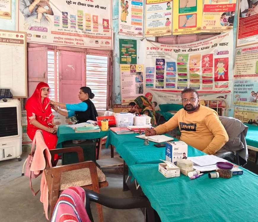 हरियाणा में MPHW स्टाफ का विरोध तेज, ब्लैक बैज लगाकर किया टीकाकरण अभियान पूरा