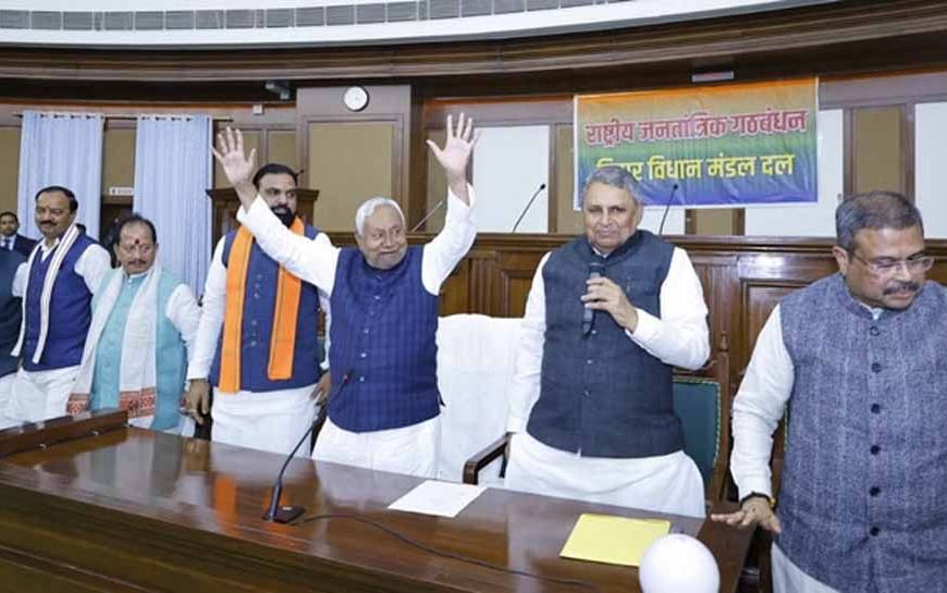 नीतीश कुमार ने सरकार गठन का दावा पेश किया; कल 10वीं बार लेंगे शपथ, पीएम होंगे शामिल